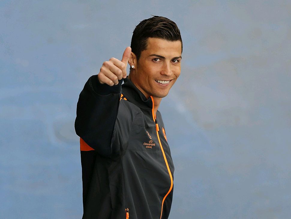 意媒：曼联只想纯租借梅努，球员本人愿意以此方式前往意甲（意媒：曼联只接受租借放行梅努，球员愿以租借身份赴意甲）