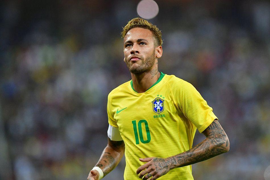 曹法尔：我为西汉姆踢球5年，却只换来了30秒的不续约通知