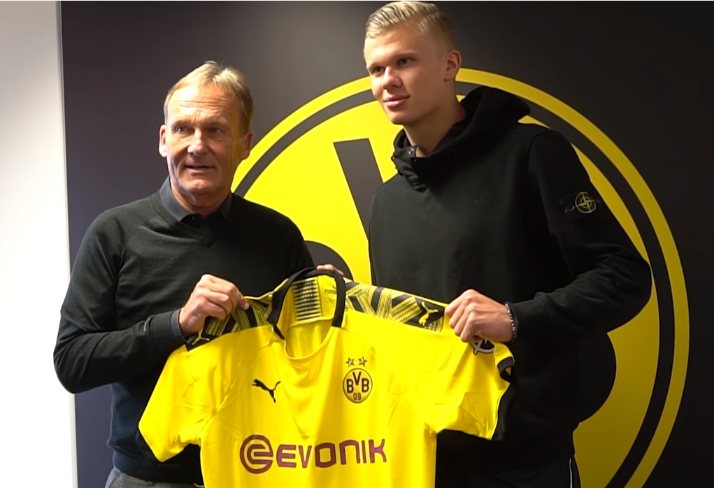 1-2！阿森纳遭读秒绝杀！曼城3-0大胜差2分，日本中场绝平利物浦