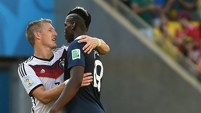 U22国足力克韩国U22，球迷在球员谢场时高喊“雄起”（U22国足击败韩国U22，谢场时球迷高呼“雄起”）