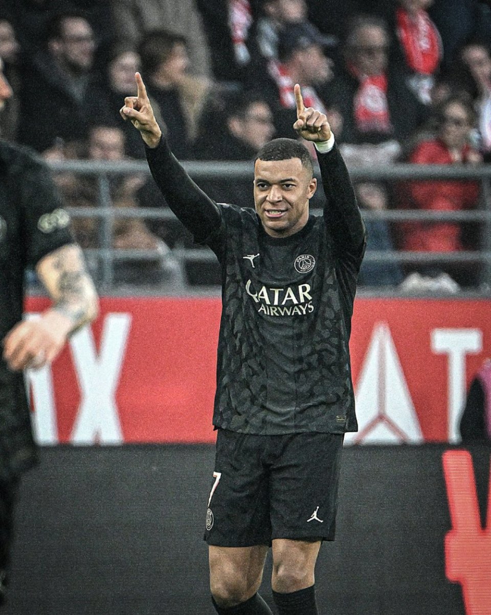 记者：洛佩斯因伤缺席泰山队训练，大概率将缺席赛季收官战