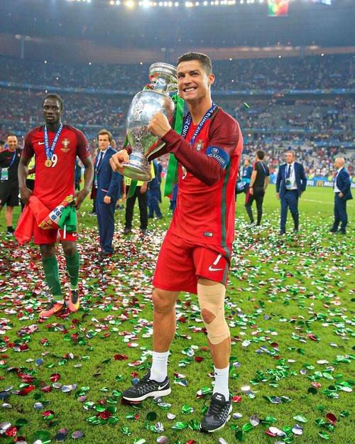 曼联会召回吗？进球网：奥纳纳在特拉布宗很开心，但合同无买断条款（曼联会否回收？进球网称奥纳纳在特拉布宗很开心，租借合同未设买断条款）