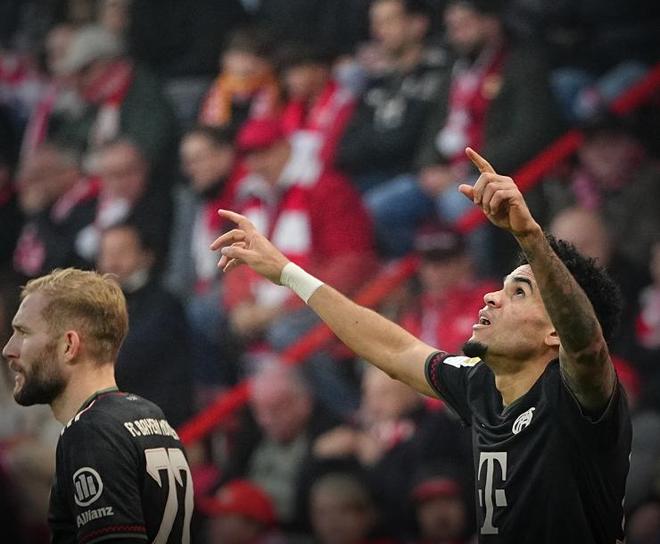 西媒：哥伦比亚队在美国差点遭武装抢劫，所幸及时发现后逃脱（西媒称哥伦比亚队在美险遭武装抢劫，及时察觉后成功脱险）