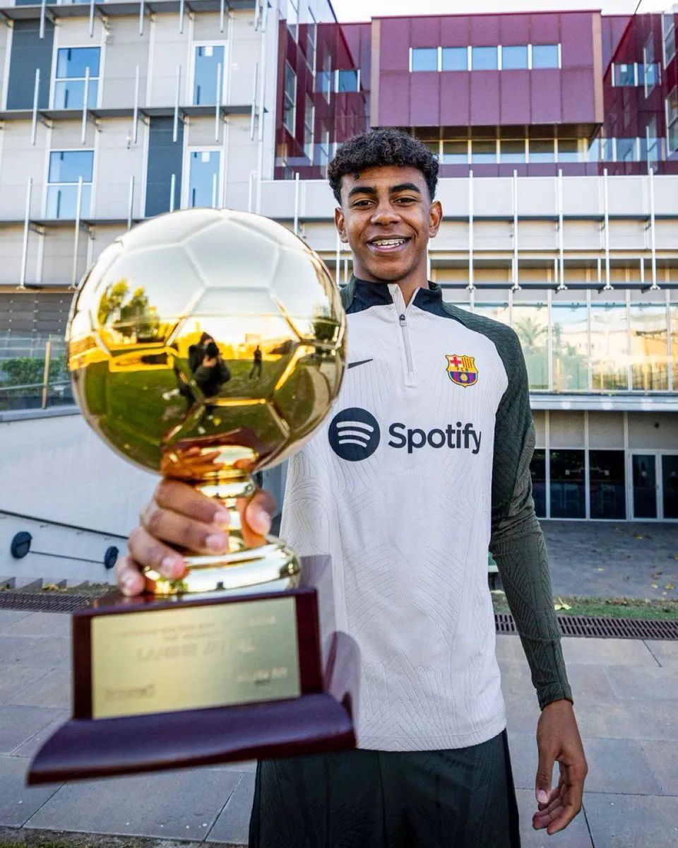 梅西开启“断联模式”：回老家过圣诞，为2026蓄力（梅西暂别喧嚣：回阿根廷过圣诞，蓄势备战2026）