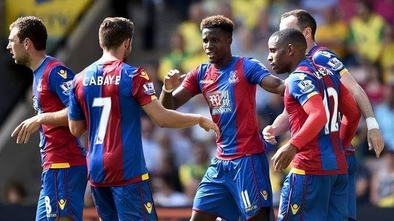 每体：杰拉德·马丁在左中卫上的表现，比其当左后卫时更亮眼