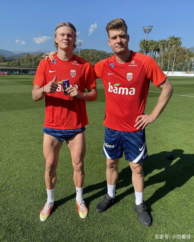 都体：弗拉霍维奇将伤停至26年3月，已回到塞尔维亚休养（都灵体育报：弗拉霍维奇预计伤缺至2026年3月，已返回塞尔维亚休养）