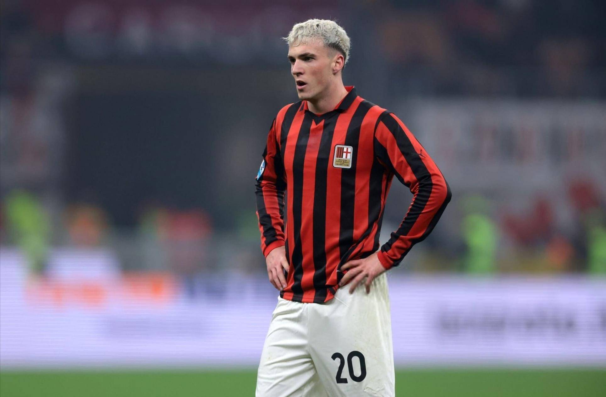 1比0绝杀！拉齐奥淘汰意甲榜首AC米兰，球员评分差距成胜负关键（拉齐奥1-0绝杀送榜首AC米兰出局，球员评分差距决定胜负）