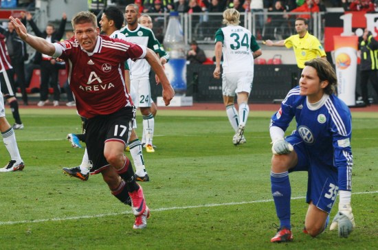 华莱士本场送出4抢断，赛季56次升至联盟最多