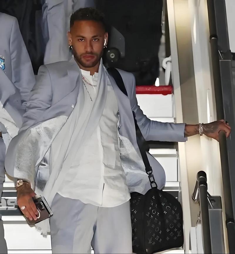 德甲最新积分榜：拜仁9分优势领跑，多特第2，美因茨垫底（德甲榜单更新：拜仁以9分优势领跑，多特第二，美因茨垫底）